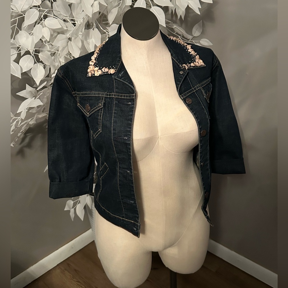 Levi Strauss xs/s Jean jacket with natural shell embellishments